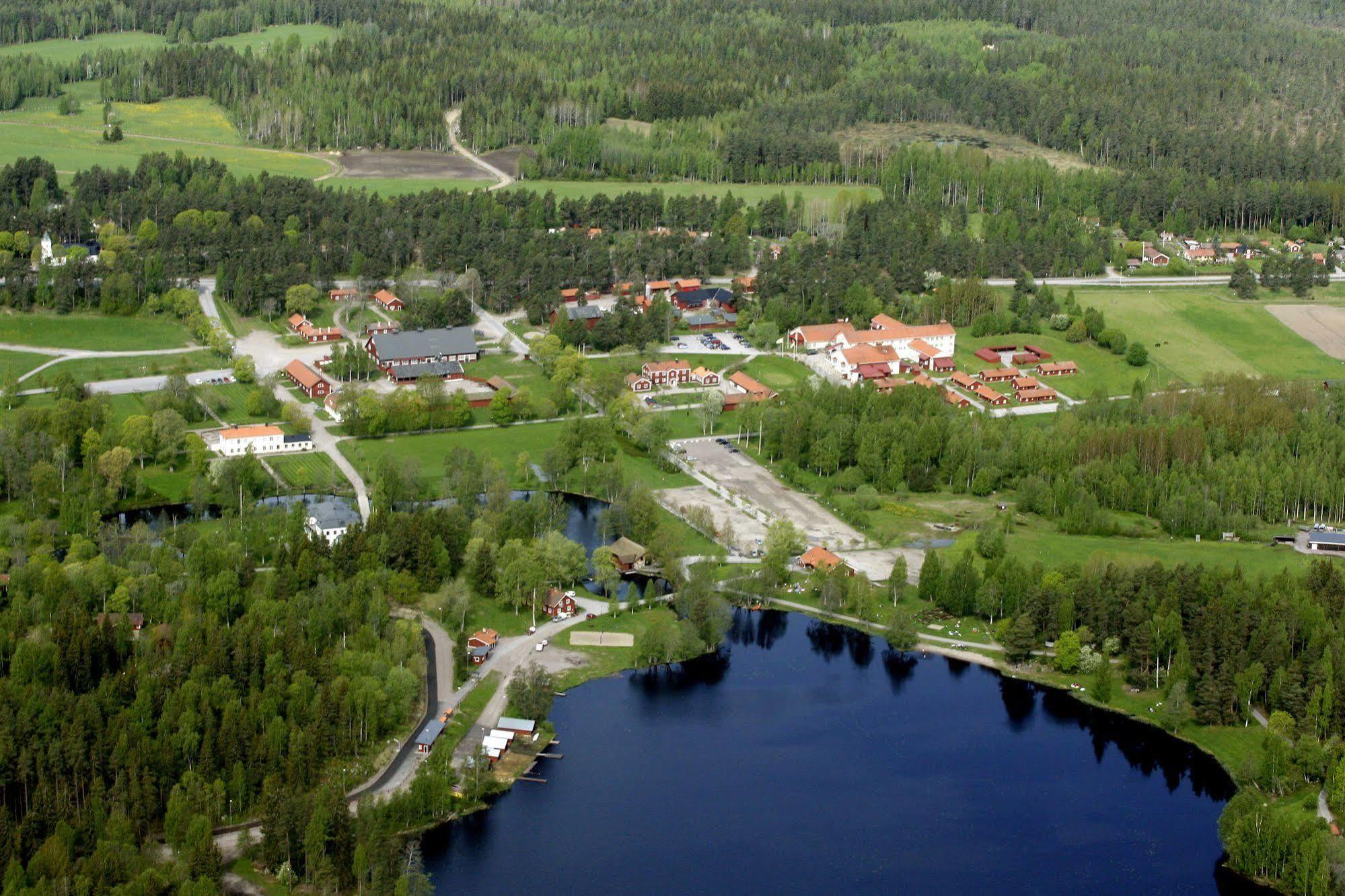 Hogbo Brukshotell Sandviken Exterior photo